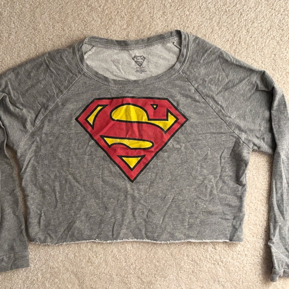 Superman Gray Cropped Distressed Sweatshirt; Size Girls Jr L (or Women’s S/M)